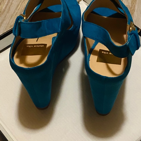 Shoes - Picture 3 of 4